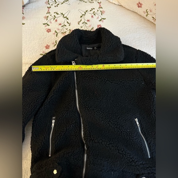 ✨ Boohoo Black Teddy Coat | Soft Warmth & Effortless Chic ✨ - Picture 5 of 7